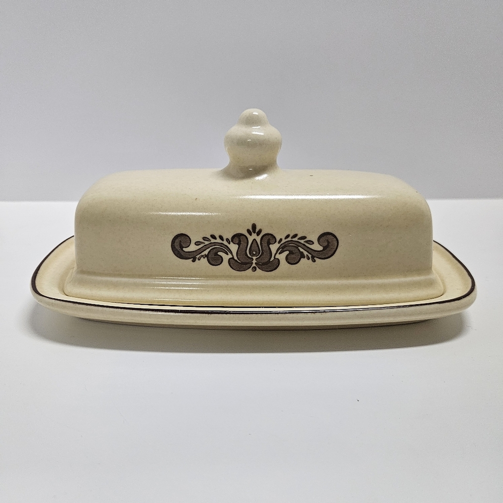 Pfaltzgraff Village Butter Dish & Cover Ceramic Vintage Stoneware Dinnerware USA